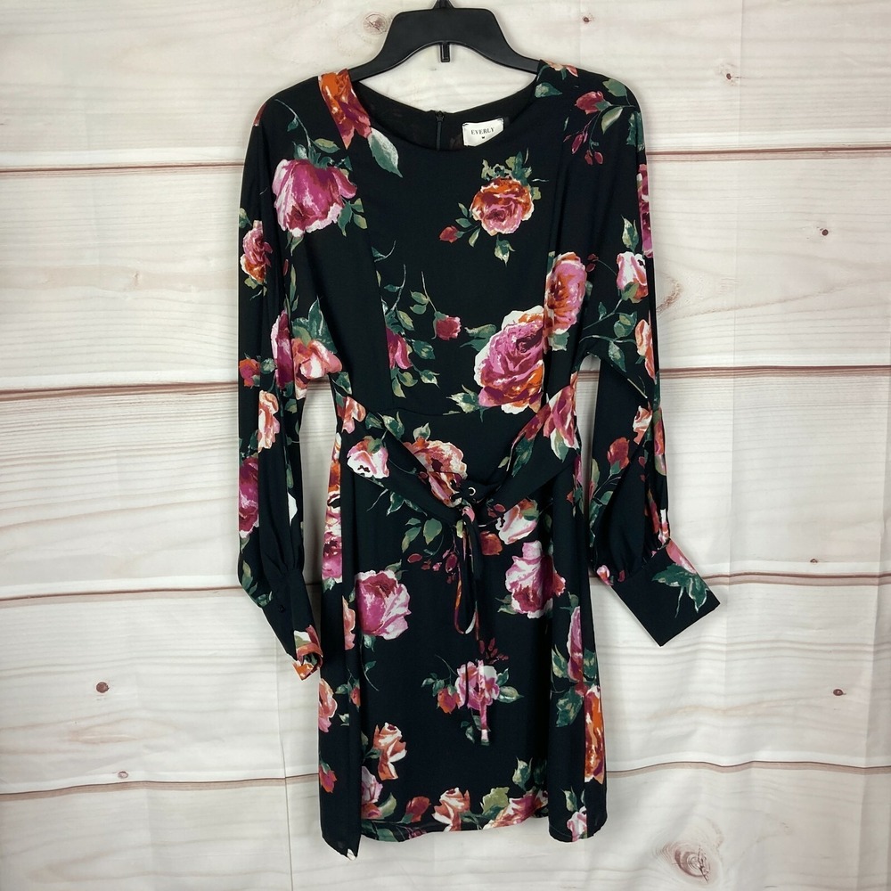 Everly Dress Juniors Medium Black Floral Print Long Sleeve Tie Front Belt‎ Shift